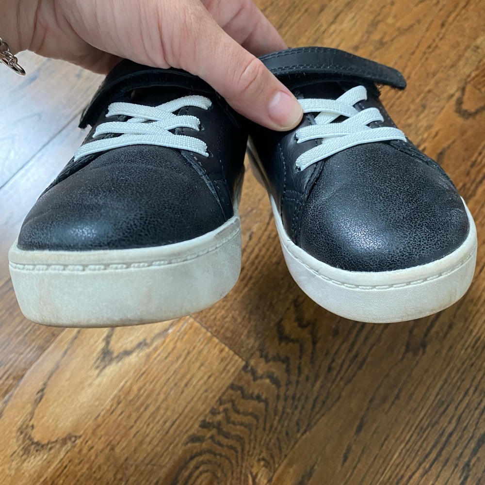 Carter's PERRIE toddler girl size 10 Black Sneakers with Silver Glitter Heart - Picture 11 of 15